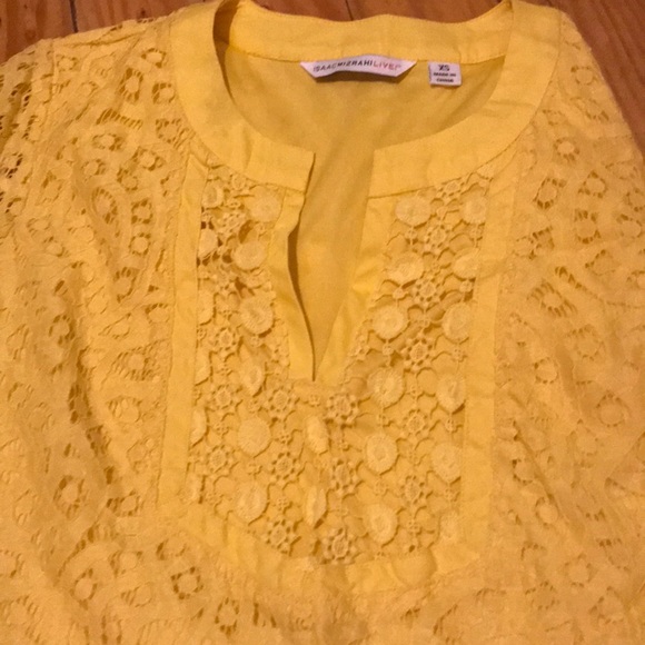 Isaac Mizrahi yellow lace tunic - Picture 5 of 5
